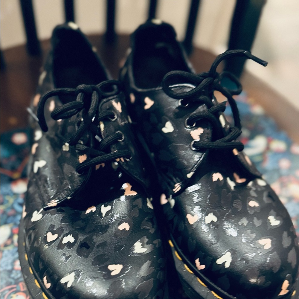 Classic Dr. Marten Oxfords with Love Hearts (UK 6, US 8) - Picture 6 of 7